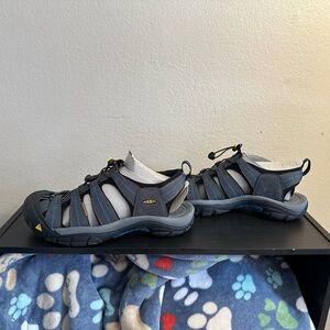 Keen Men’s Newport Charcoal and Royal Blue Sandals Size 13